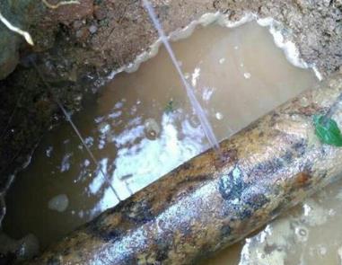 田林楼顶渗水维修公司分享下地暖漏水的原因及检测方法。